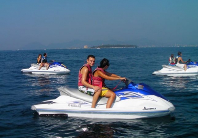  Renta de jet ski con amigos 